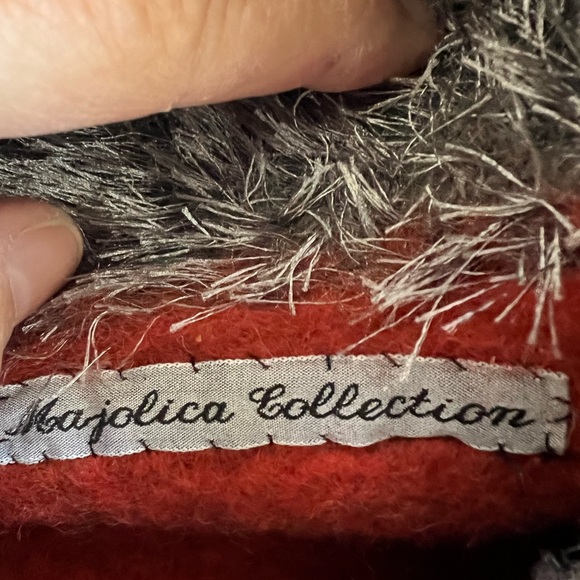 Majolica Collection felted wool and shag fur shoulder bag grey and burnt orange. - Picture 5 of 6